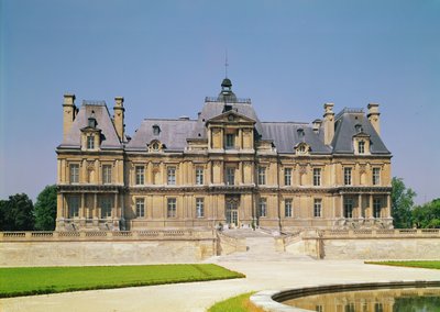 Vista della facciata est del Castello di Maisons-Laffitte, costruito 1642-51 da Francois Mansart